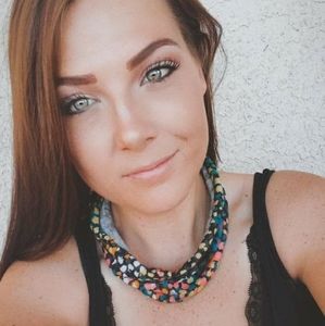 Meet your Posher, Caity